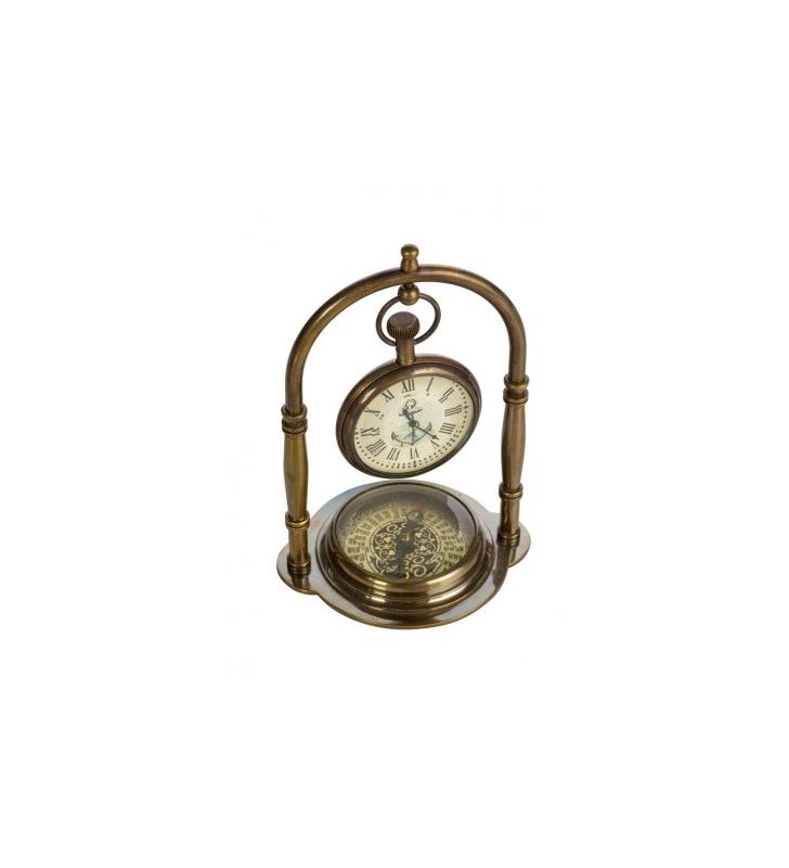 Reloj y brújula náutico