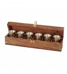 Caja con 6 vasos chupito